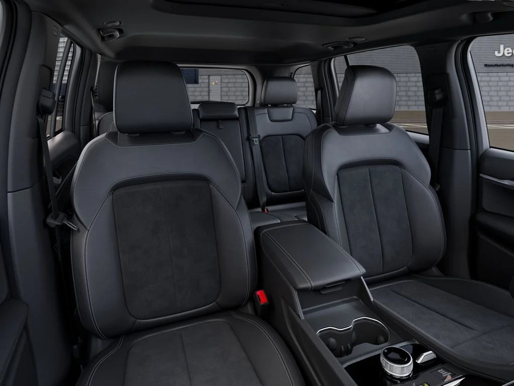 New 2026 Baltic Gray Metallic Clearcoat Jeep Altitude image 16