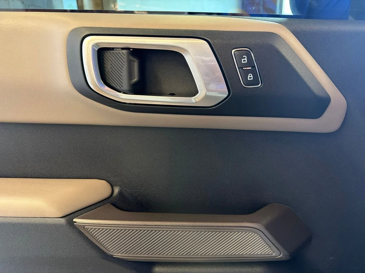 Used 2023 Gray Ford Wildtrak image 23