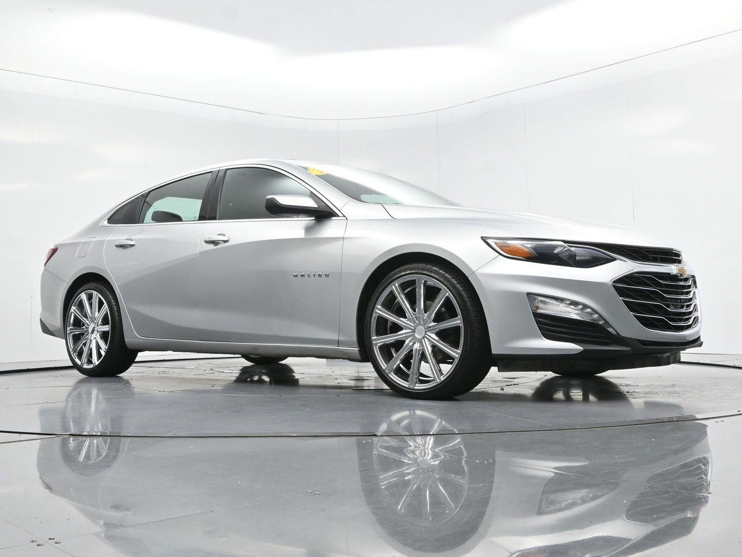 Used 2021 SILVER ICE METALLIC Chevrolet LT image 45