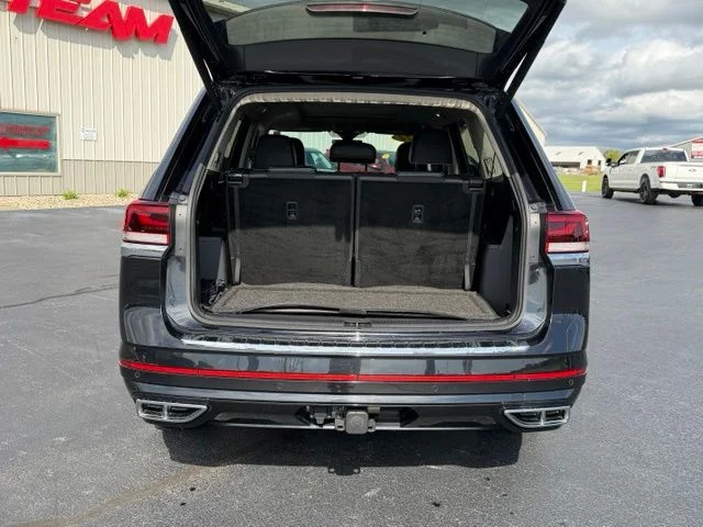 Used 2024 Black Volkswagen 2.0T SEL Premium R-Line image 6