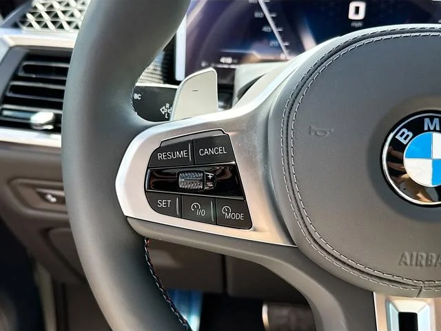 New 2027 Alpine White BMW M60i image 39