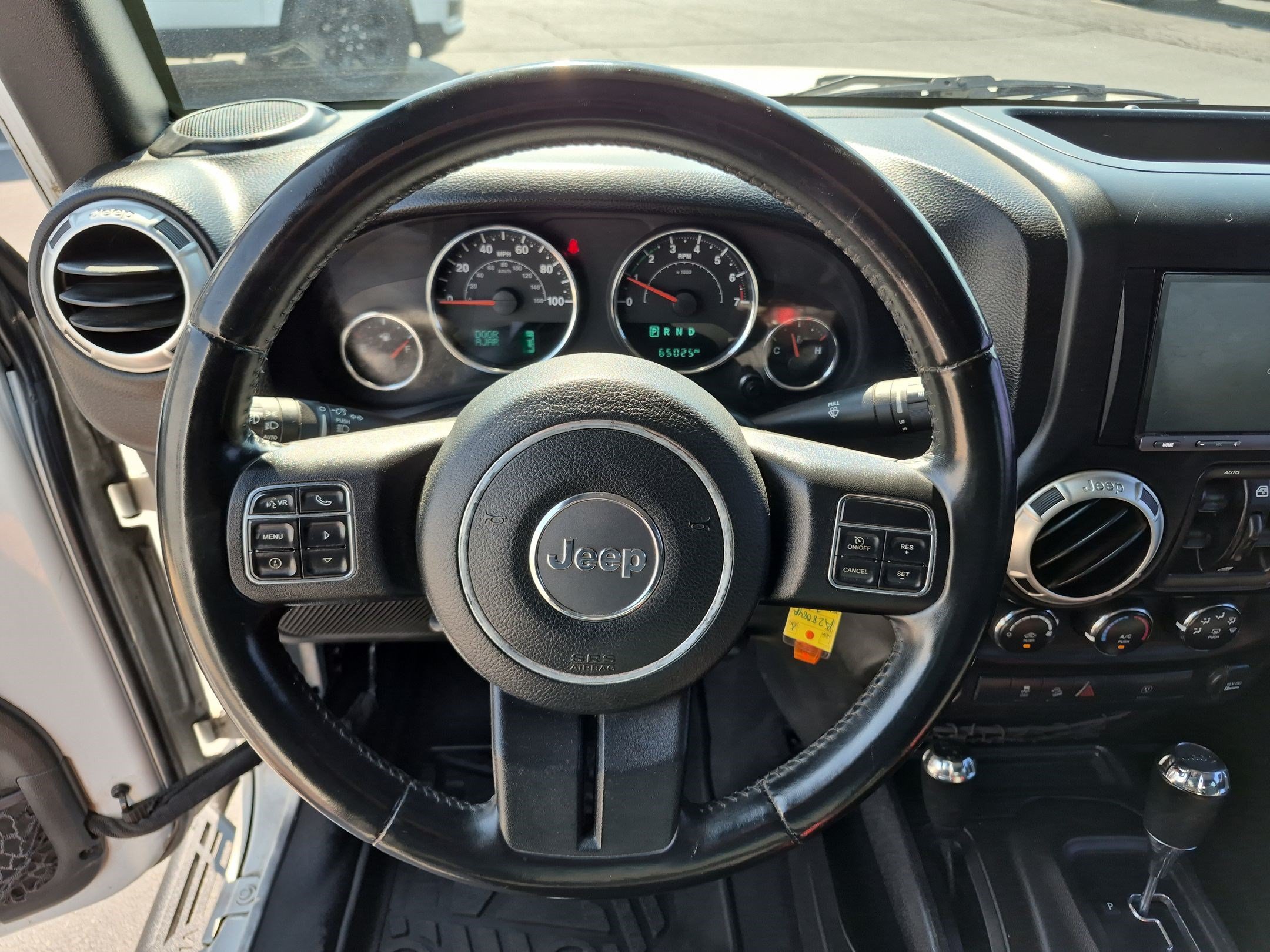 Used 2016 Bright White Clearcoat Jeep Rubicon image 16
