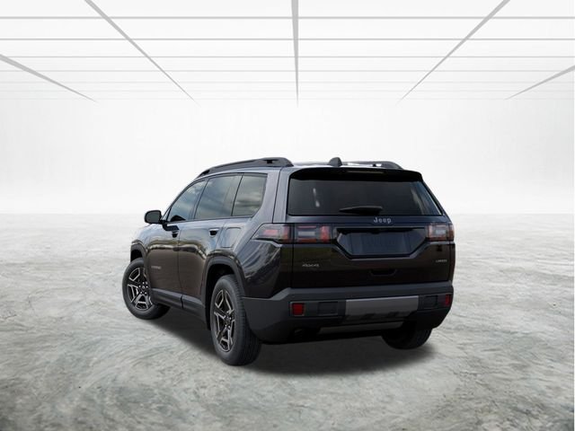 New 2026 Diamond Black Crystal Pearl-Coat Exterior Paint Jeep Laredo image 3