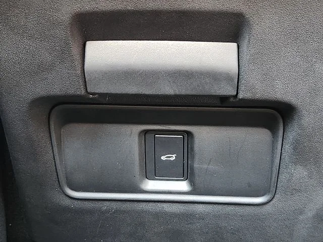 Certified Used 2025 Gray Land Rover SE image 21