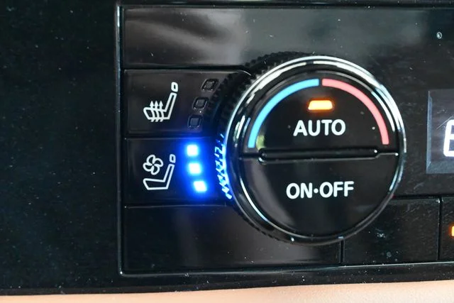Used 2025 White Nissan Platinum image 19