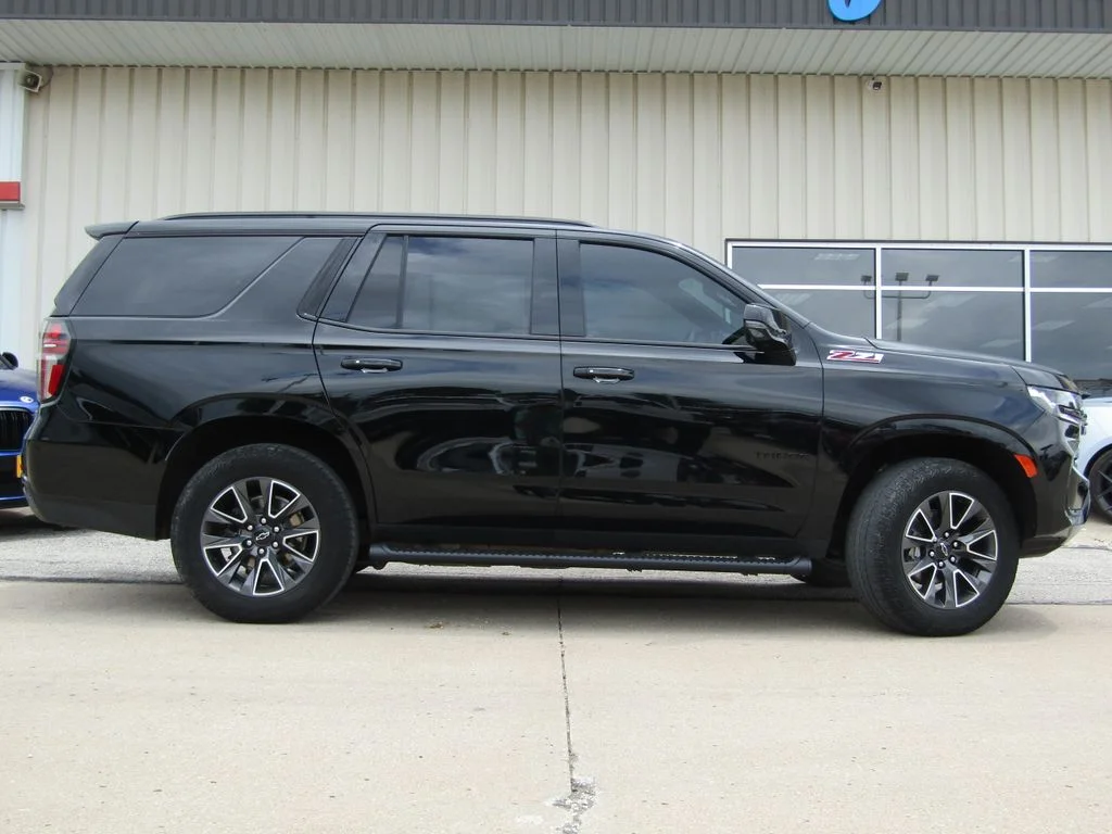 Used 2023 Black Chevrolet Z71 image 2