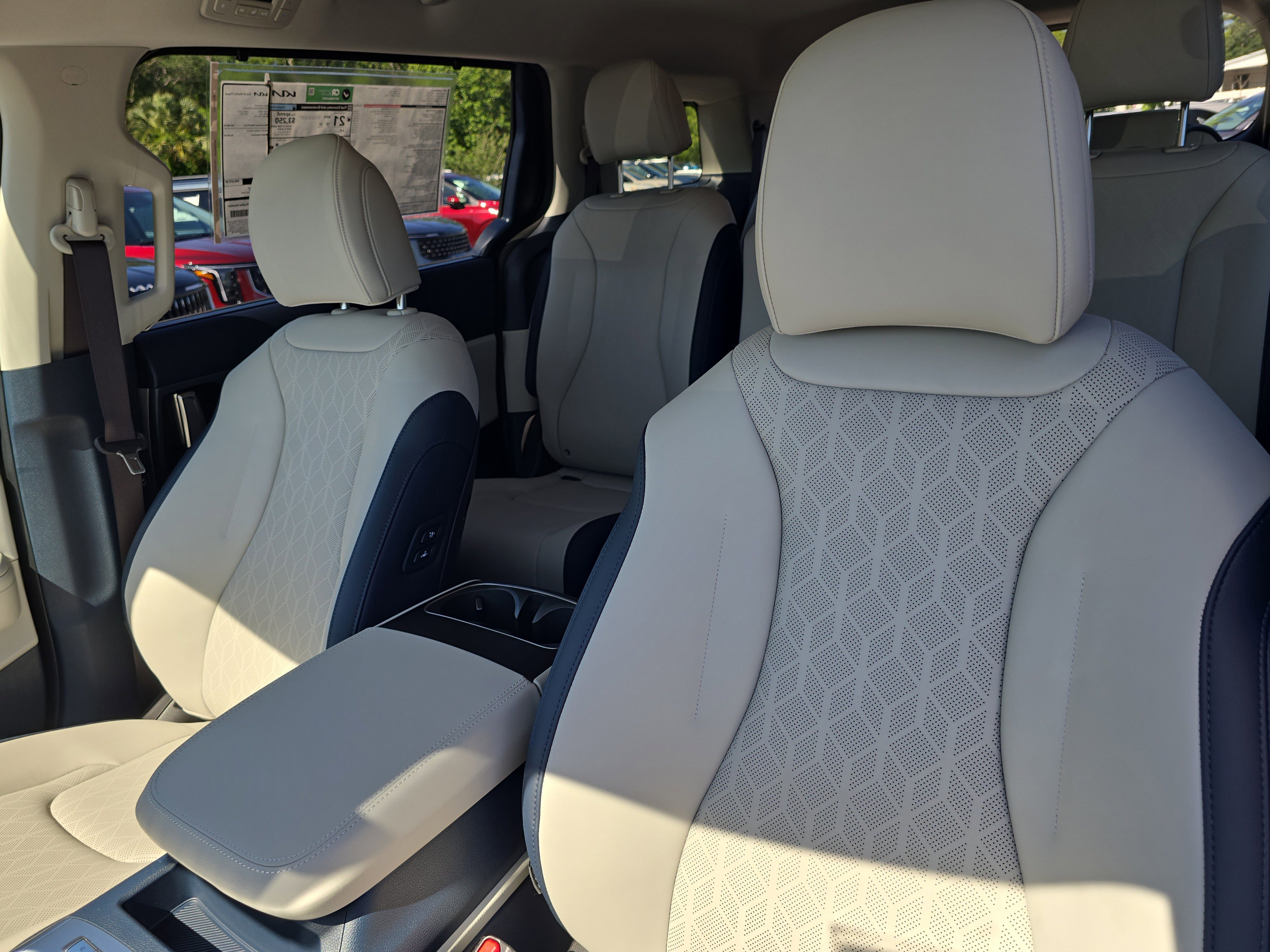 New 2026 Ivory Silver Kia EX image 23