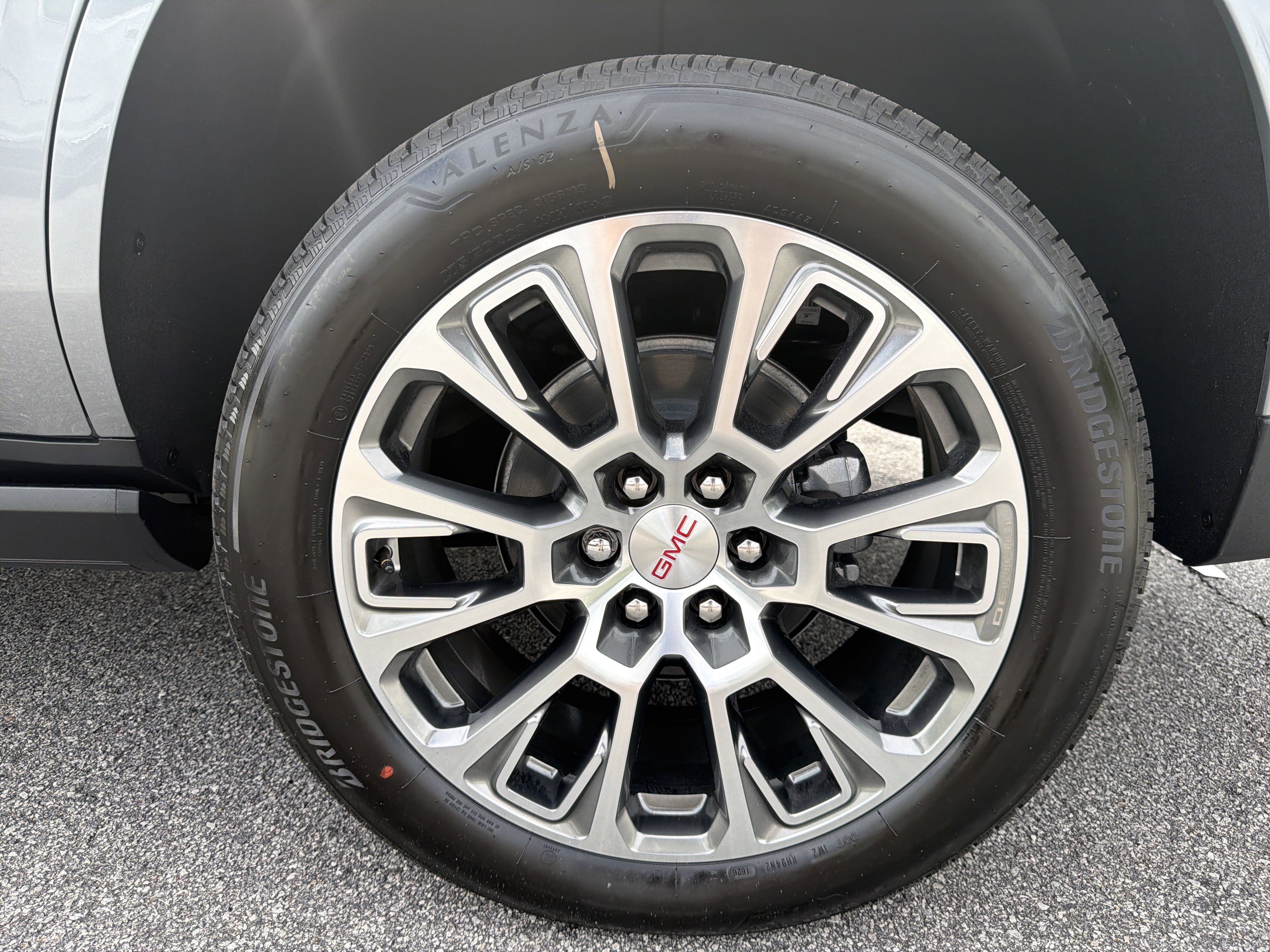 2026 GMC Yukon Denali - Photo 20