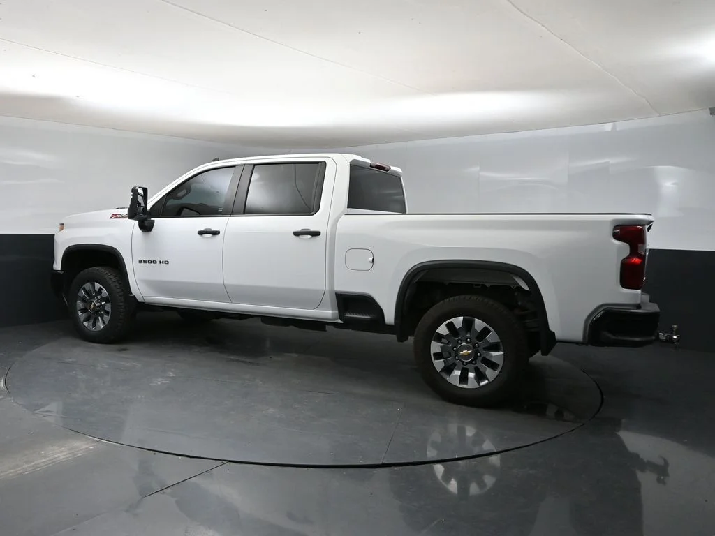 Used 2024 Summit White Chevrolet Custom image 6