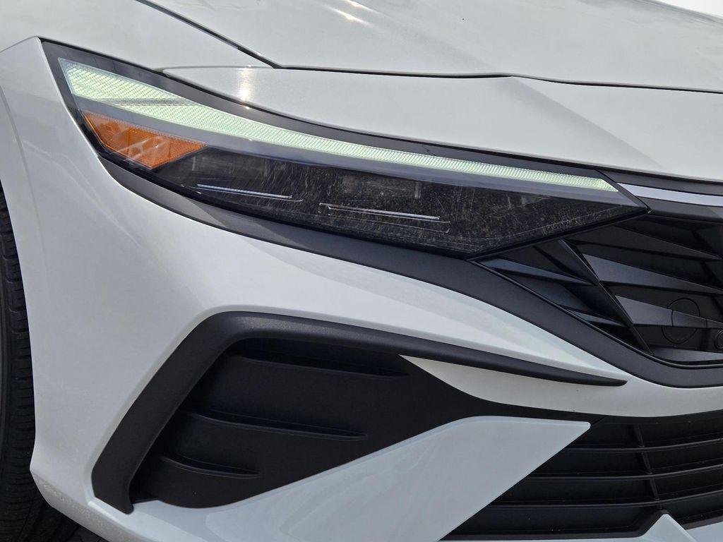 New 2026 White Hyundai SEL Sport image 2