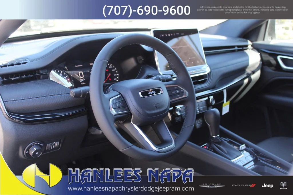 Used 2026 White Jeep Latitude image 11