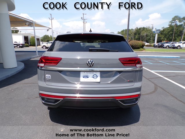 Used 2021 Pure Gray Volkswagen 2.0T SE w/Technology image 10