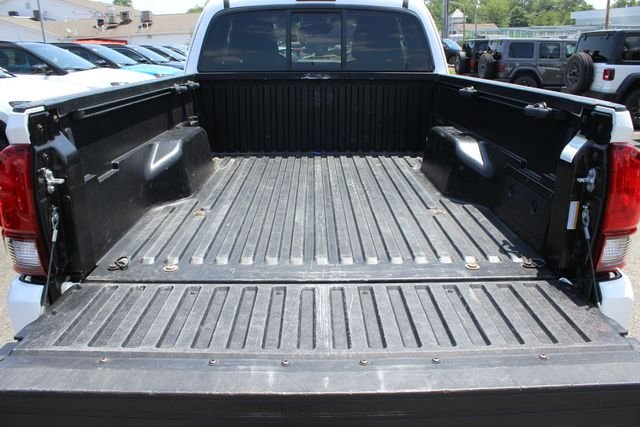 Used 2021 White Toyota SR image 22