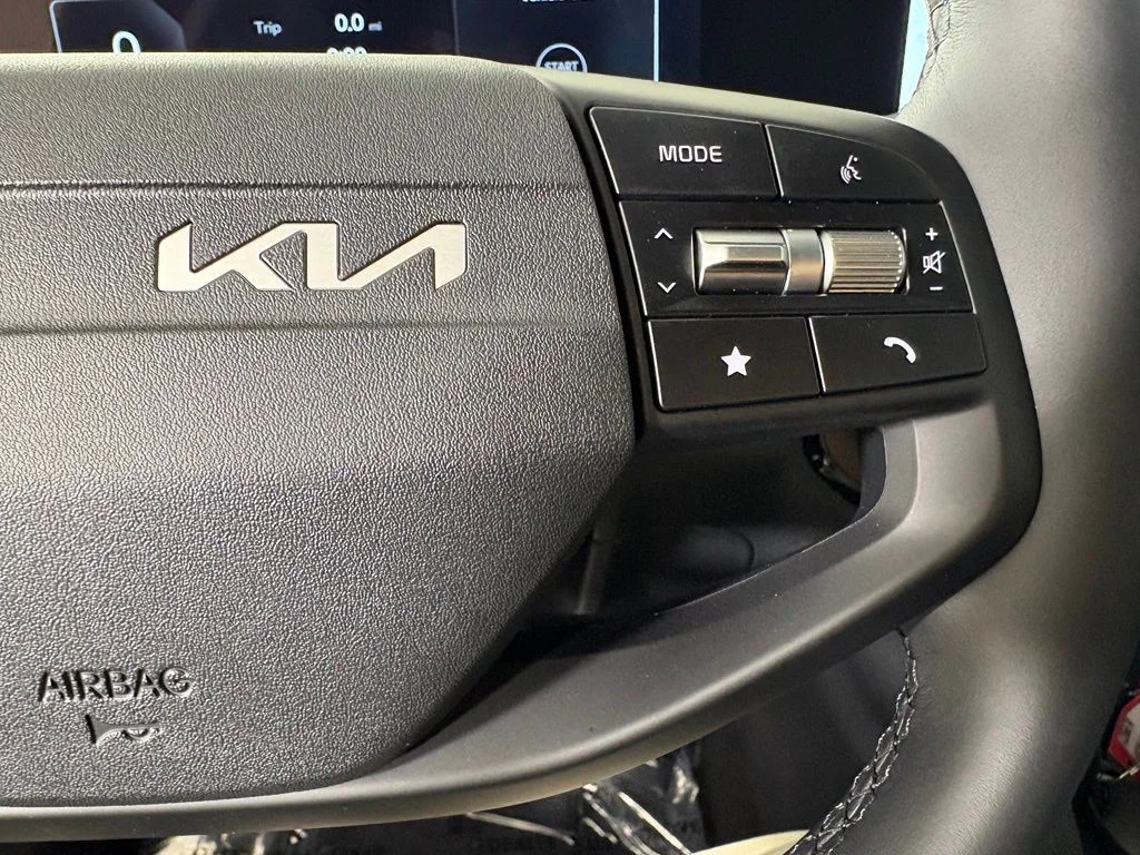 New 2026 White Kia SX-Prestige image 25
