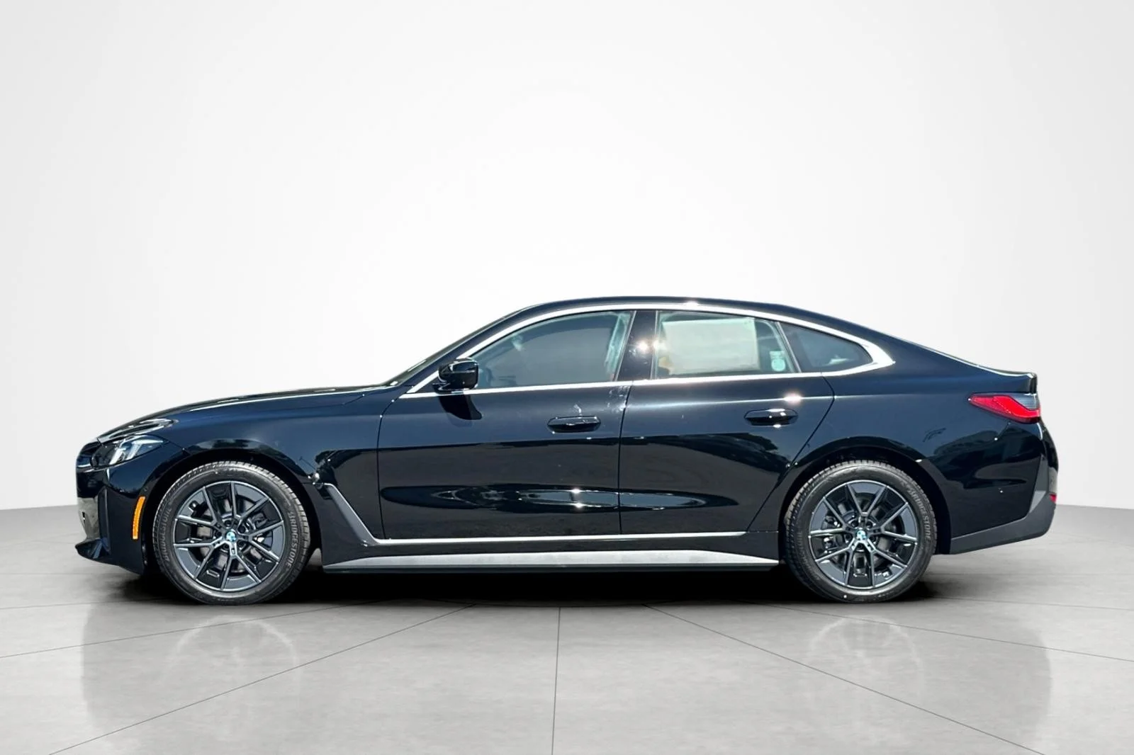 New 2026 Jet Black BMW eDrive40 image 2