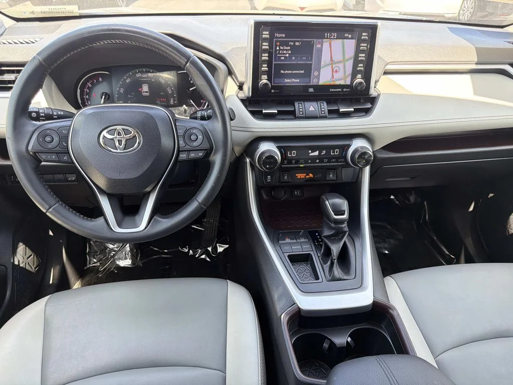Used 2019 Midnight Black Metallic Toyota Limited image 8
