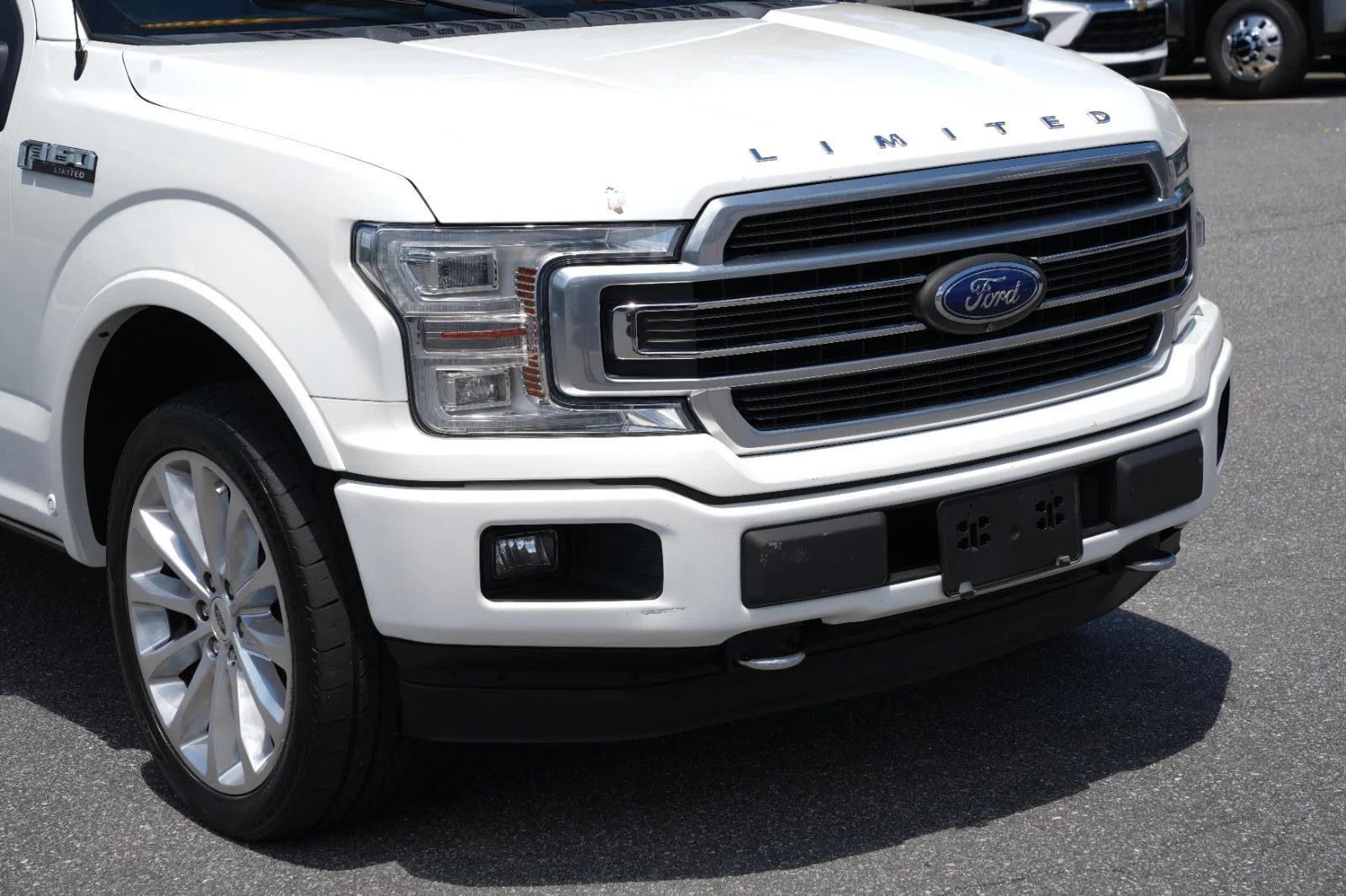 Used 2020 White Ford Limited image 8