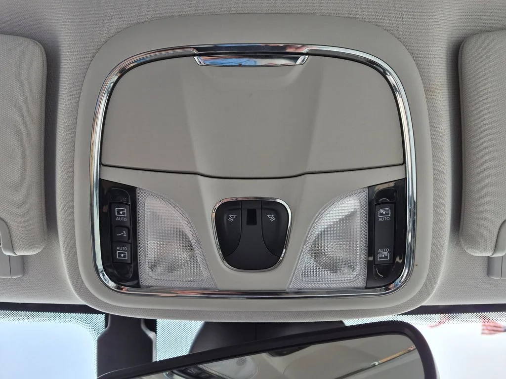 Used 2021 Gray Jeep Limited image 20