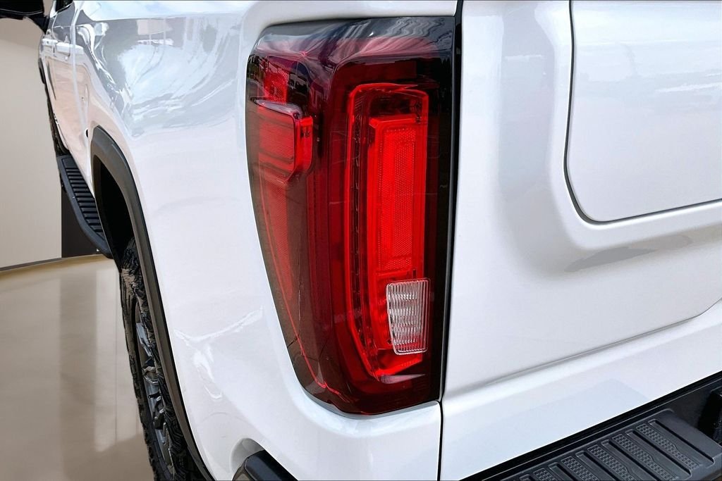 Used 2024 White GMC AT4X image 33