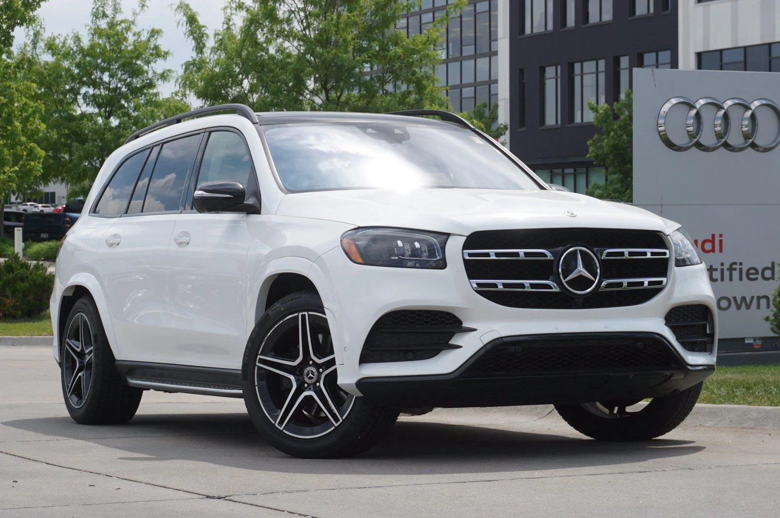 Used 2020 WHITE Mercedes-Benz GLS 580 4MATIC® SUV image 1