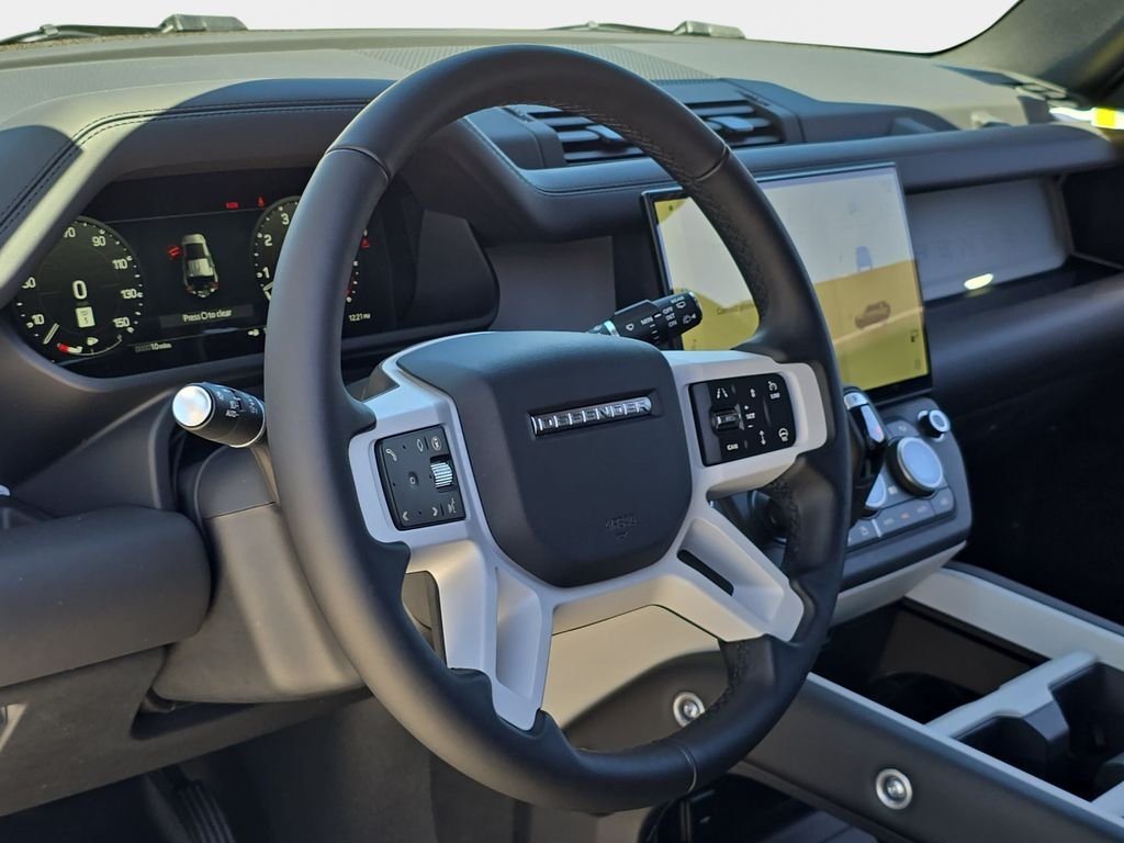 New 2026 Santorini Black Land Rover X-Dynamic SE image 16
