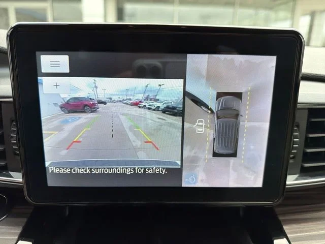 Used 2021 White Ford Limited image 19