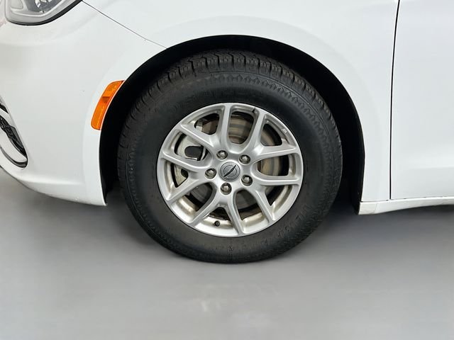 2023 Chrysler Pacifica Touring L - Photo 16