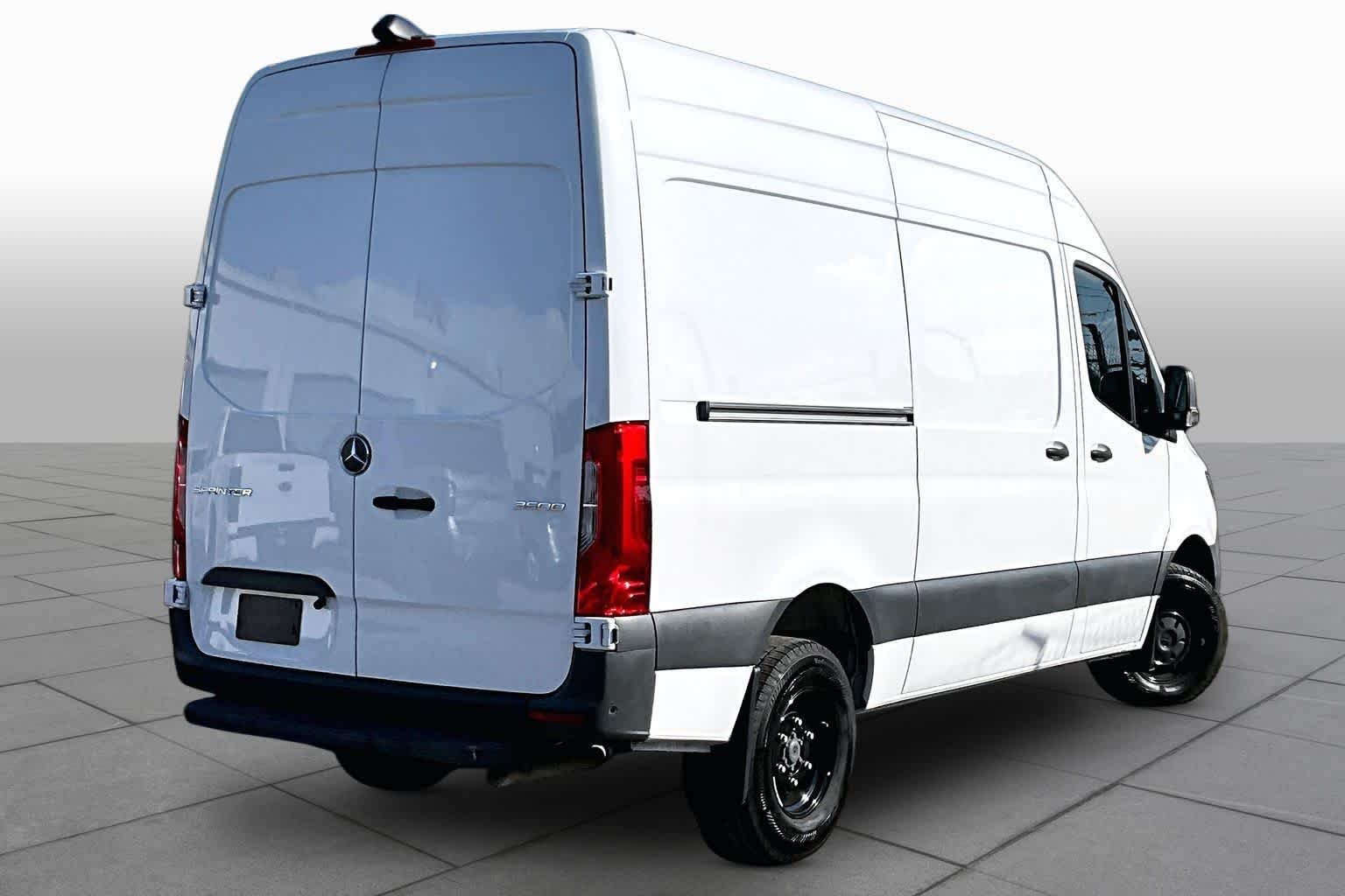 Used 2022 Arctic White Mercedes-Benz  image 7