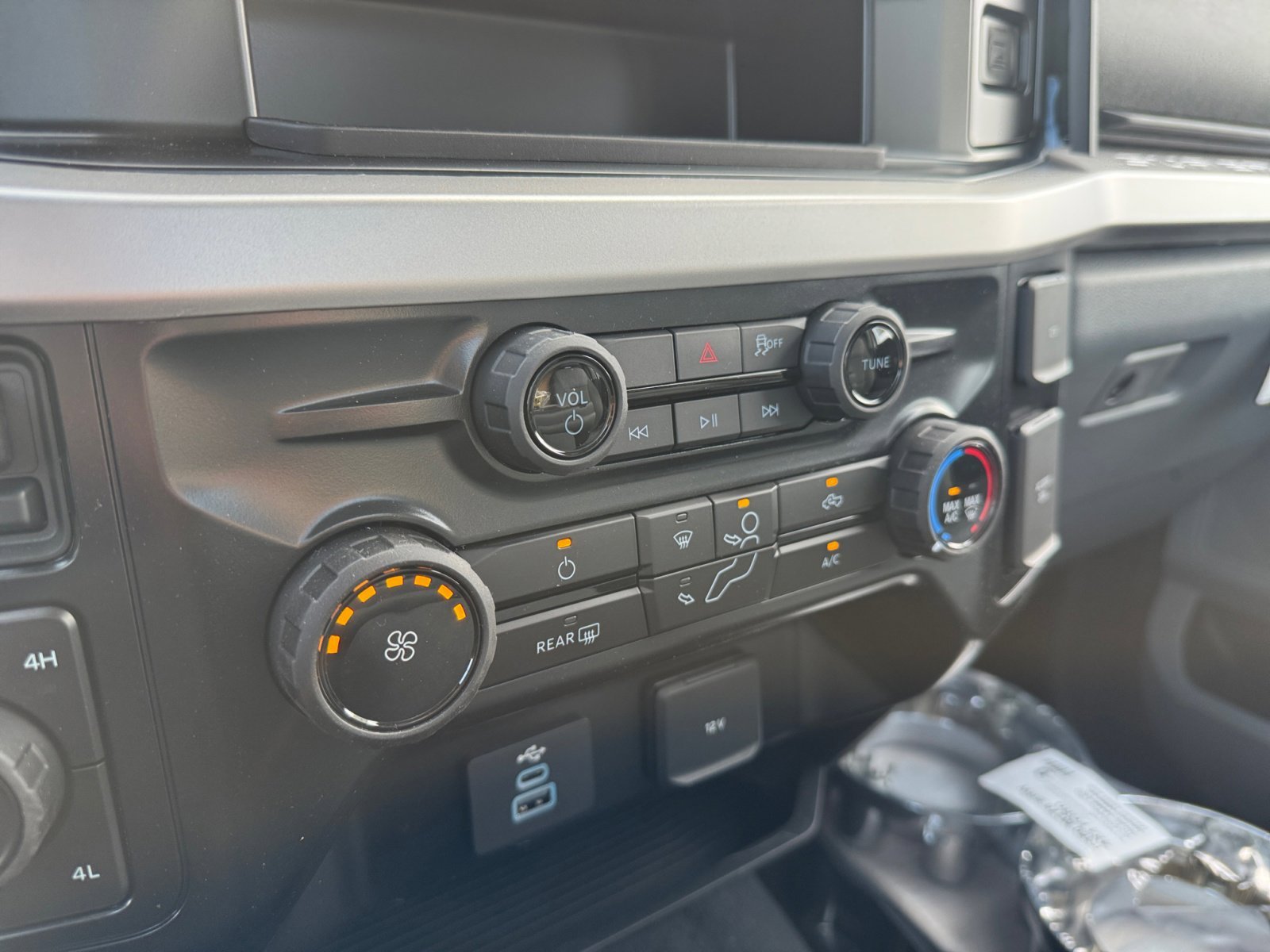 2025 Ford F-350 Super Duty XLT - Photo 13