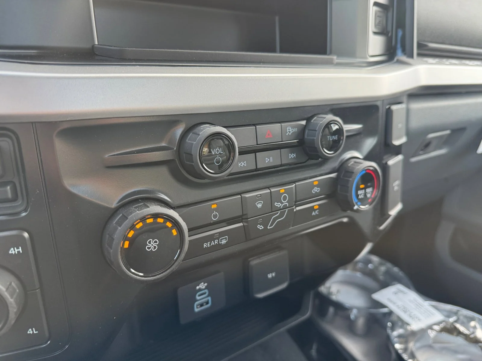 2025 Ford F-350 Super Duty XLT - Photo 13