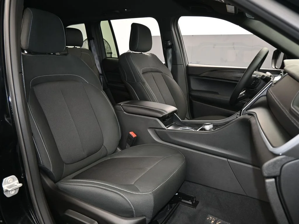 2025 Jeep Grand Cherokee Laredo - Photo 39
