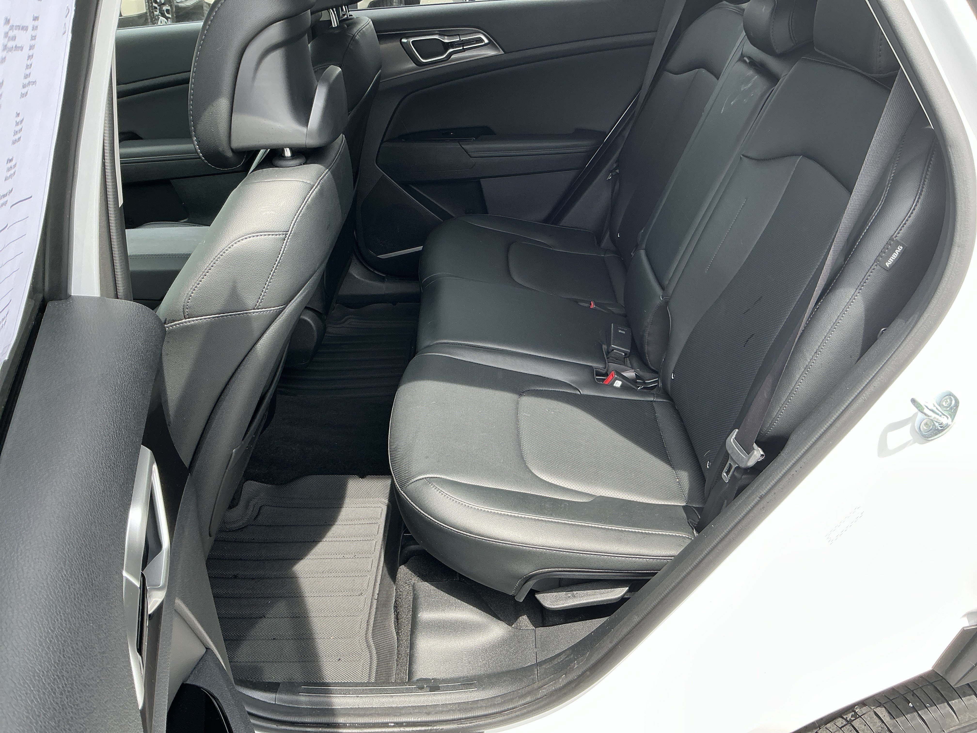 Used 2025 Glacial White Pearl Kia EX image 10