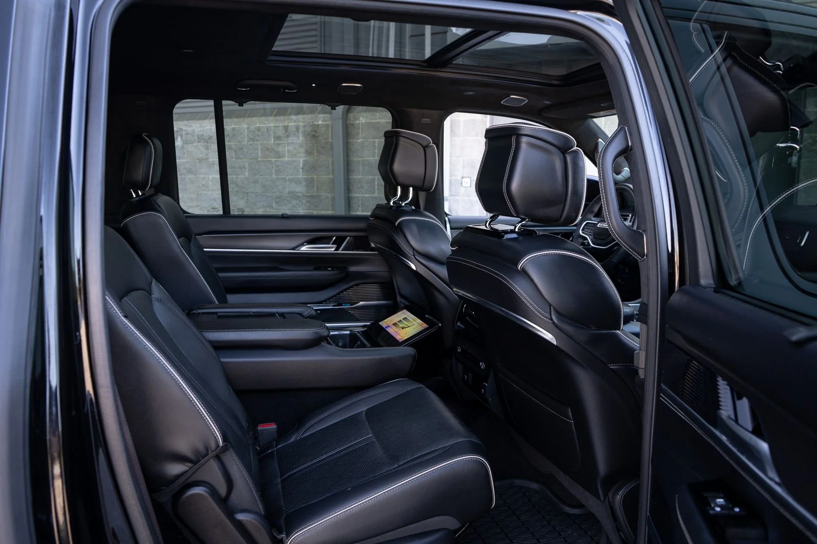 Used 2024 Diamond Black Jeep Series II image 40