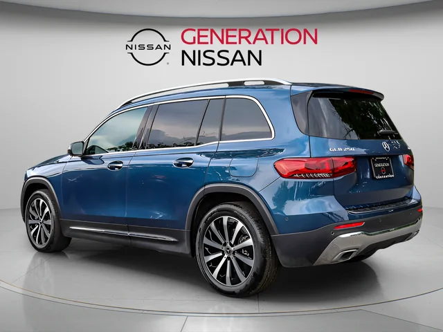 Used 2023 Blue Mercedes-Benz GLB 250 image 4