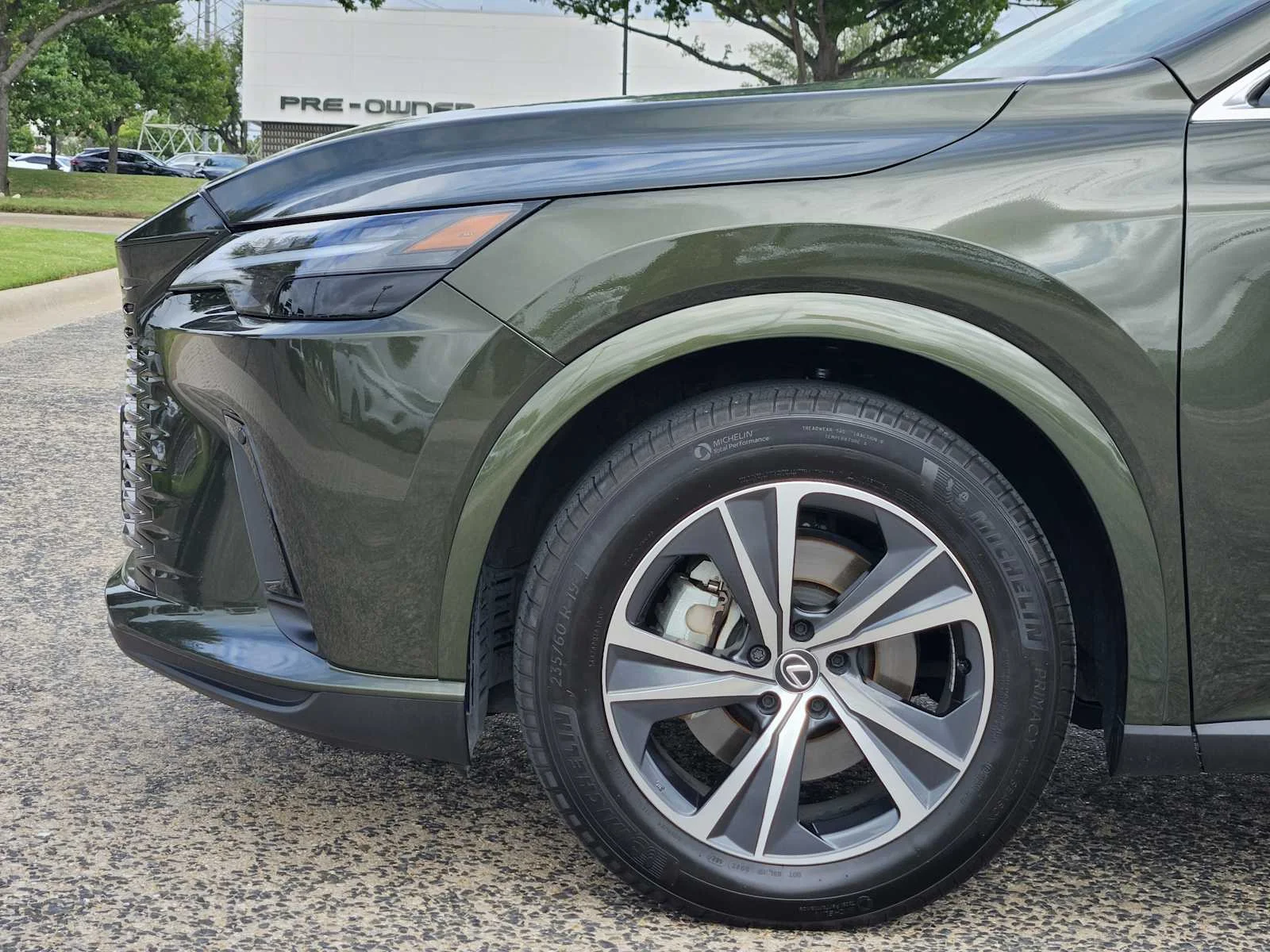Certified Used 2025 NORI GREEN PEARL Lexus Premium image 5