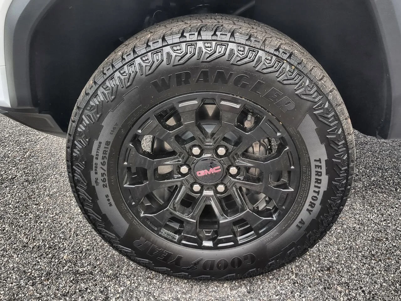 New 2026 Summit White GMC Elevation image 32