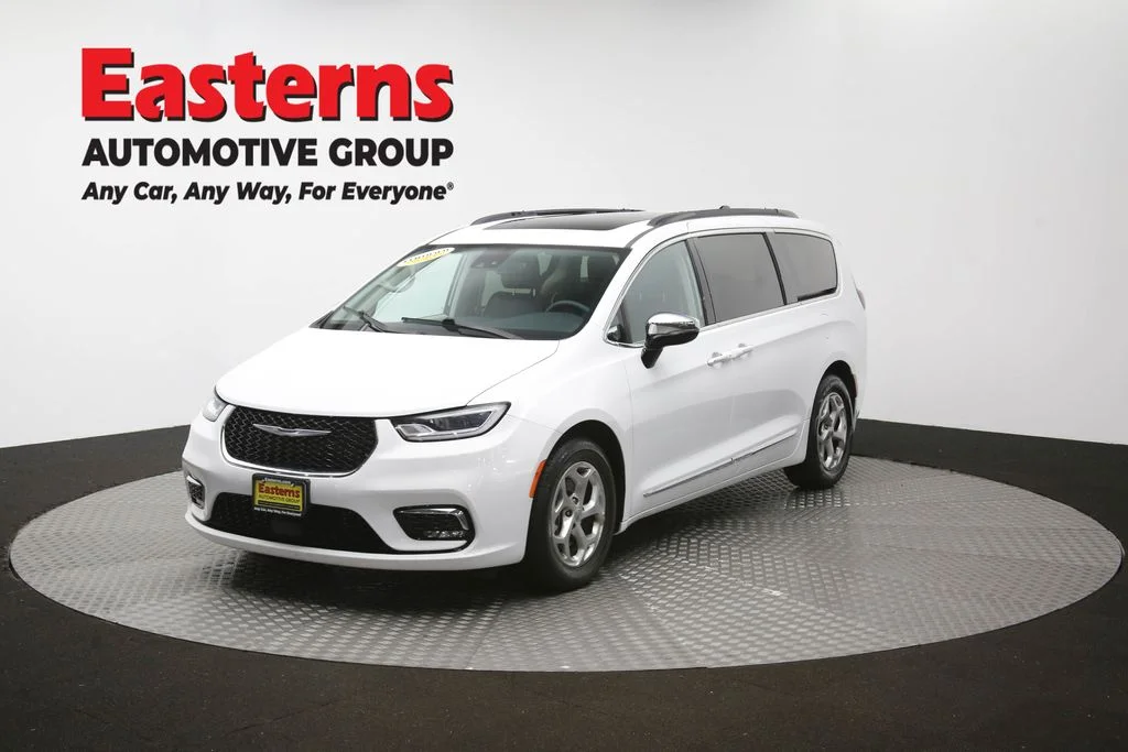 Used 2023 White Chrysler Limited image 58