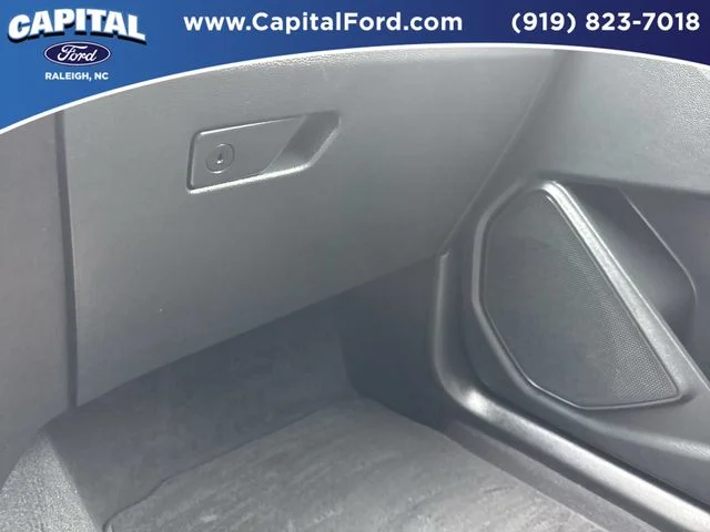Used 2023 White Ford XLT image 27