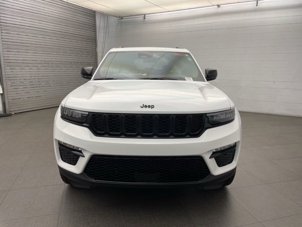 New 2025 Bright White Clear-Coat Exterior Paint Jeep Limited image 6