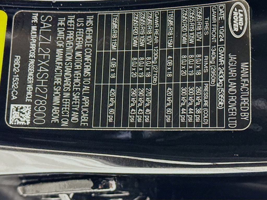 New 2025 Santorini Black Land Rover Dynamic image 30