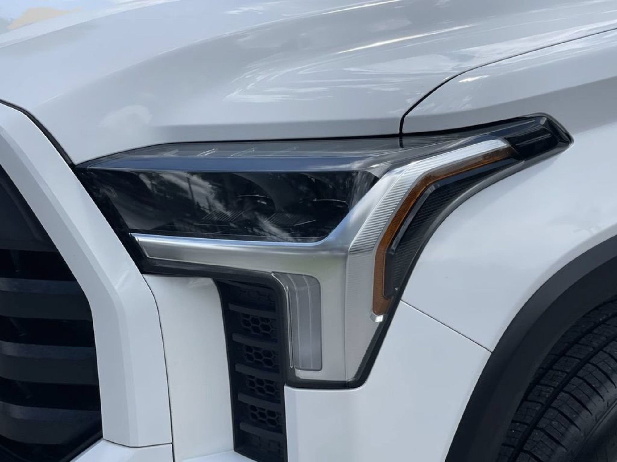 Used 2024 Ice Toyota SR5 image 33