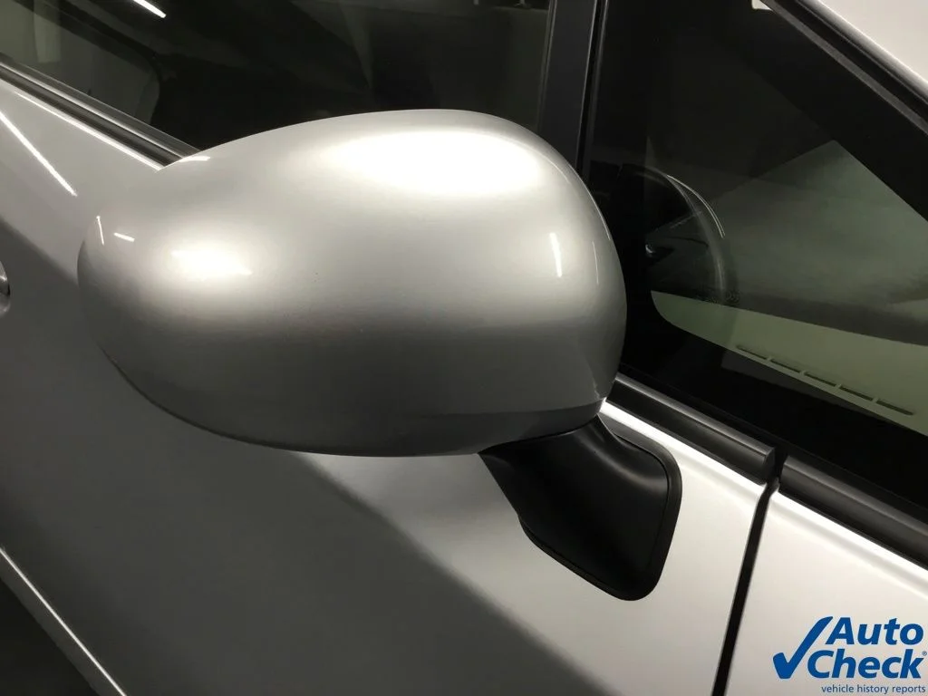Used 2015 Silver Toyota Three image 17