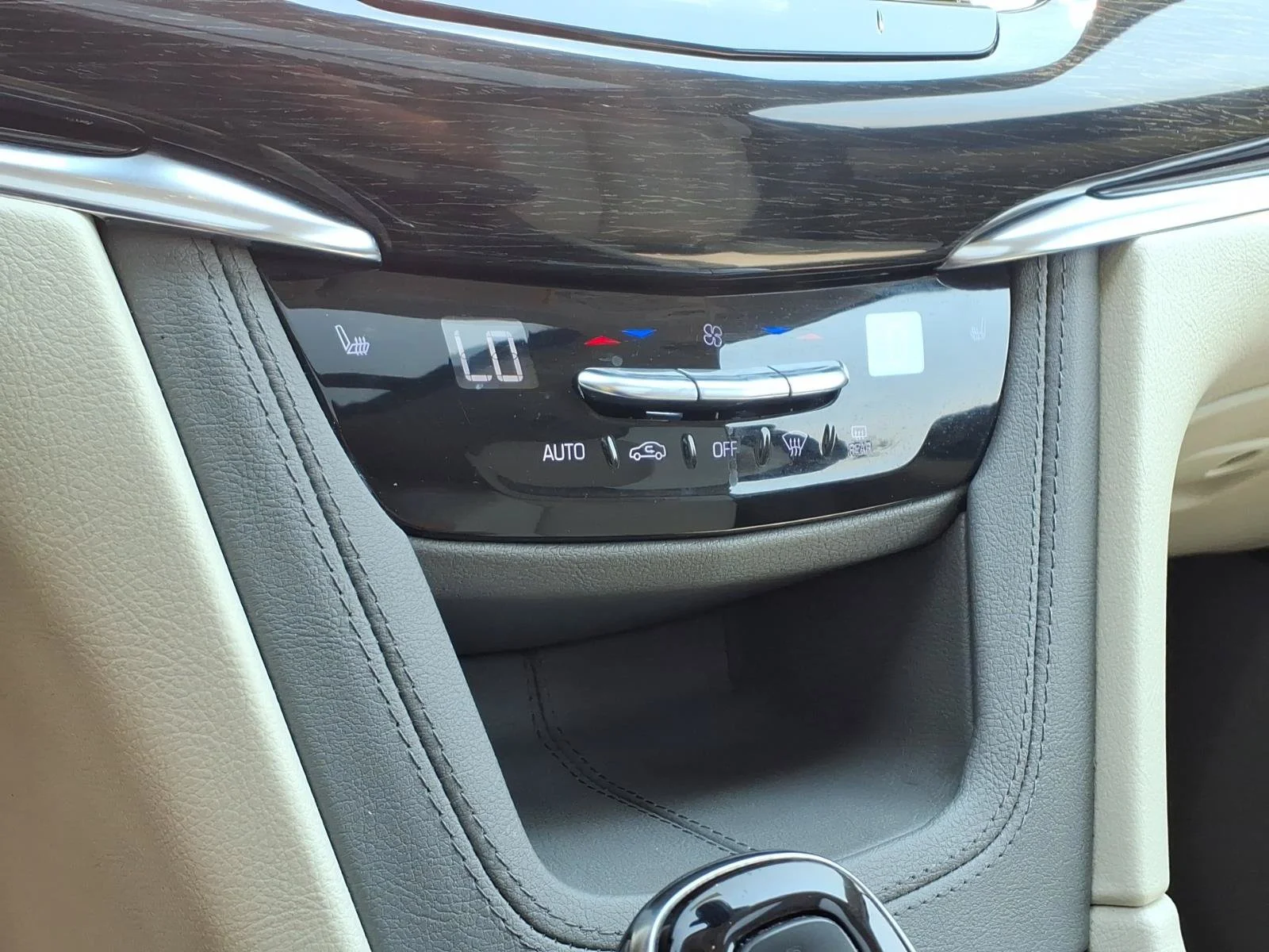 Used 2021 Satin Steel Metallic Cadillac Premium Luxury image 13