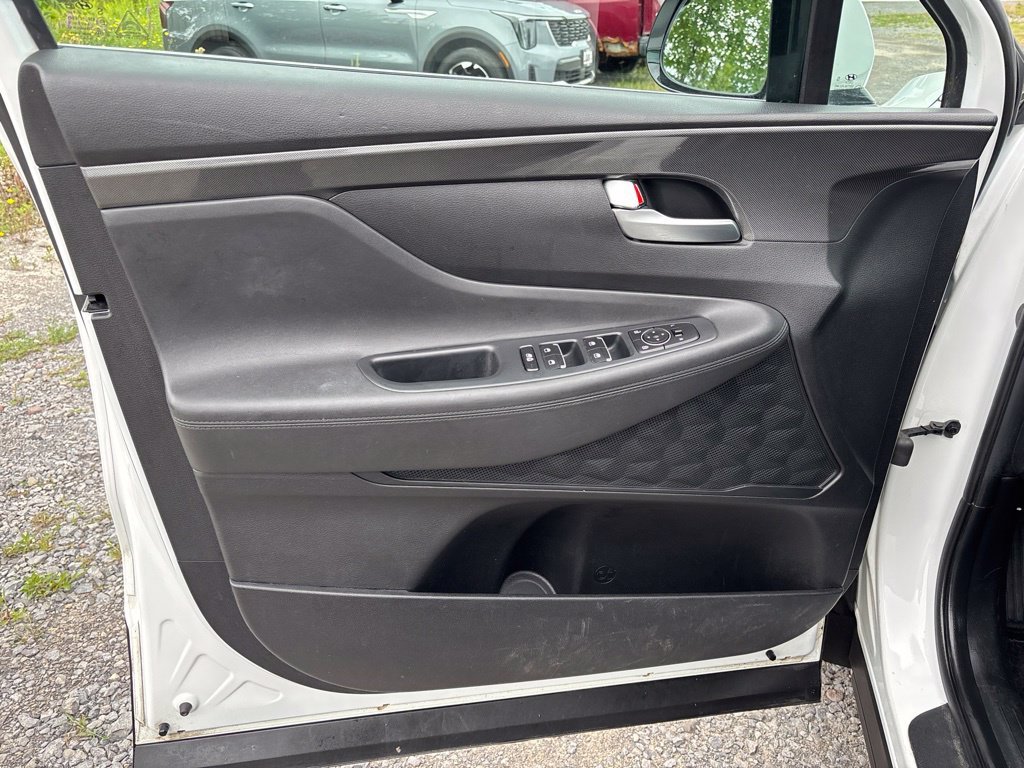 Used 2023 White Hyundai SEL image 8