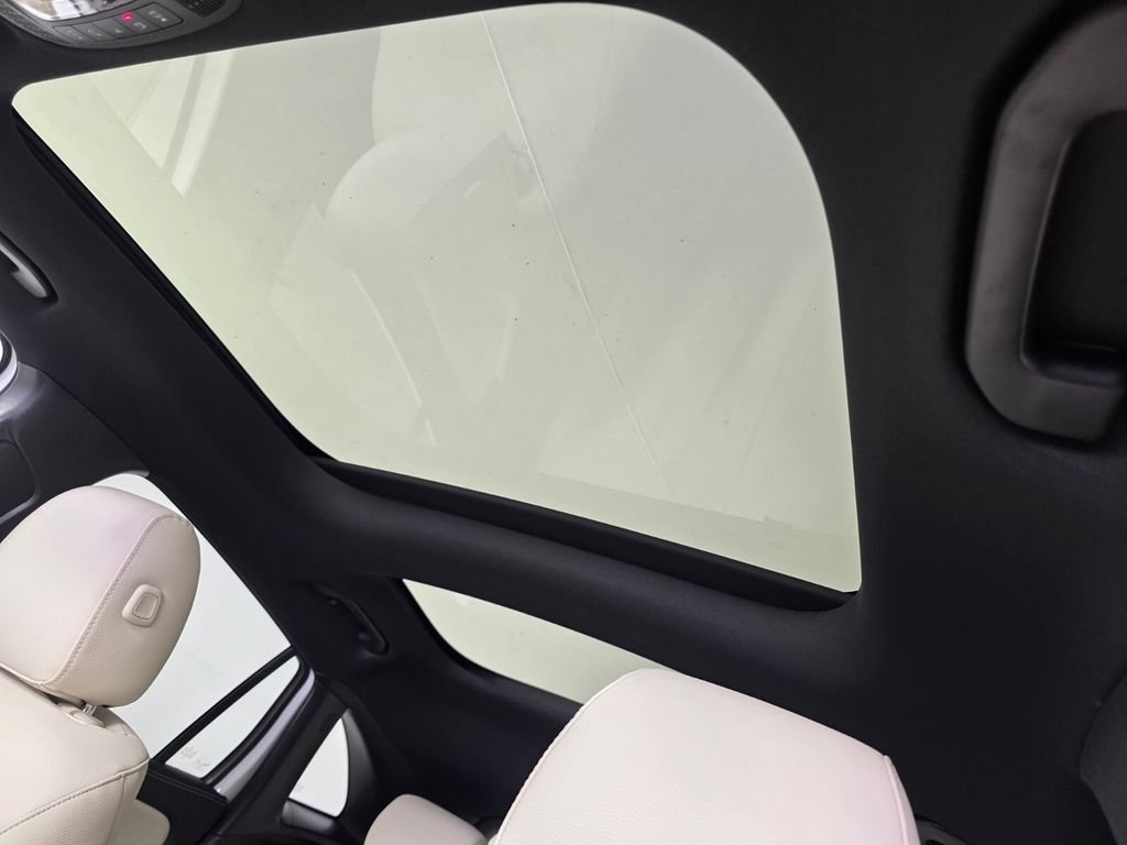 New 2026 Polar White Mercedes-Benz GLA 250 image 25