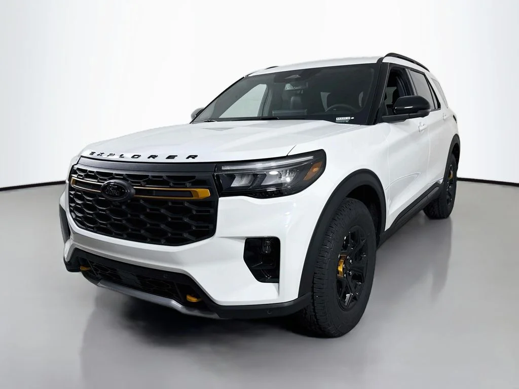New 2026 Star White Metallic Tri-Coat Ford Tremor® image 3