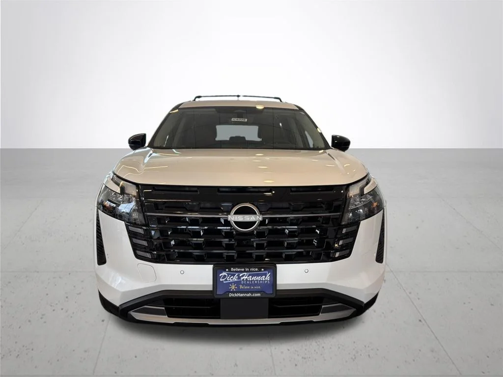 New 2026 Everest White Pearl TriCoat Nissan Platinum image 3