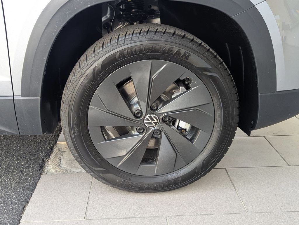 2025 Volkswagen Taos S - Photo 22
