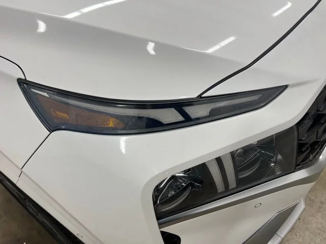 Used 2023 White Hyundai Calligraphy image 9