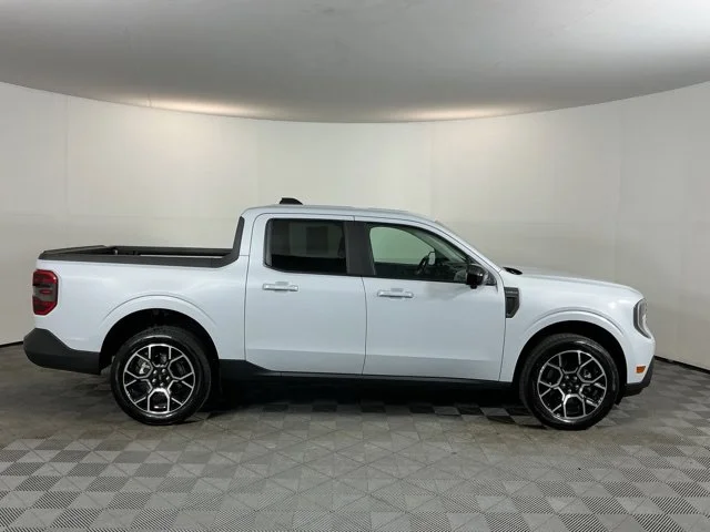 Used 2026 White Ford Lariat image 4